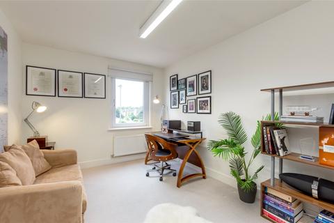 30 Burnbrae Grove, Edinburgh, EH12 8BF