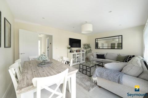3 bedroom terraced house for sale, Heron Close, Surrey GU2