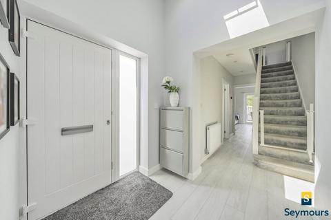 5 Heron Close, Guildford, GU2 9PH