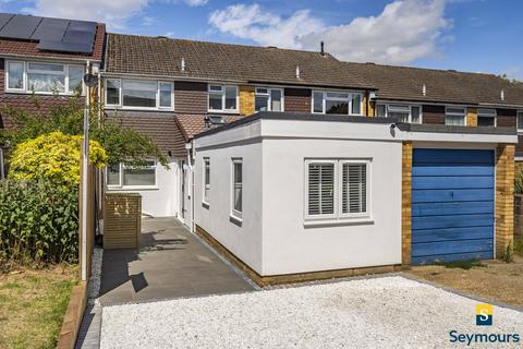 3 bedroom terraced house for sale, Heron Close, Surrey GU2