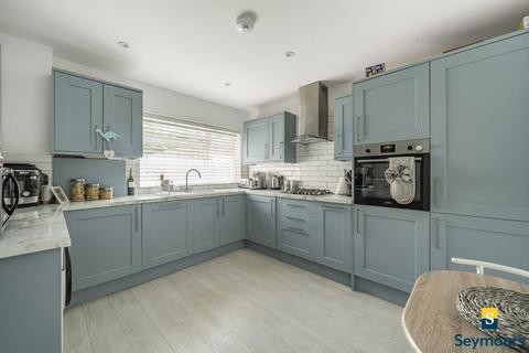 3 bedroom terraced house for sale, Heron Close, Surrey GU2