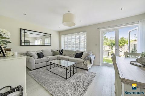 3 bedroom terraced house for sale, Heron Close, Surrey GU2
