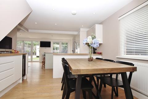 34 Heath Drive, Brookwood, Woking, GU24 0HG
