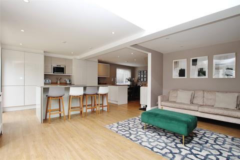 34 Heath Drive, Brookwood, Woking, GU24 0HG