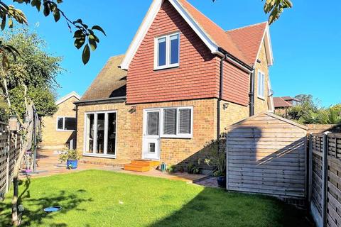 2 bedroom detached house for sale, Heath Road, Bexley