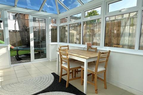 10 Birchdale, Hythe, Southampton, SO45 3HX