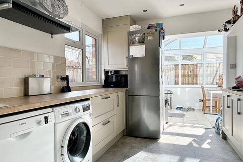 10 Birchdale, Hythe, Southampton, SO45 3HX