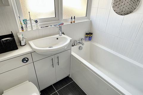 10 Birchdale, Hythe, Southampton, SO45 3HX