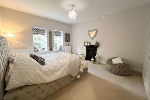 East Lodge Mill Place, Mountain Ash, CF45 4DH