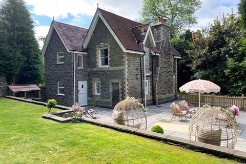 East Lodge Mill Place, Mountain Ash, CF45 4DH
