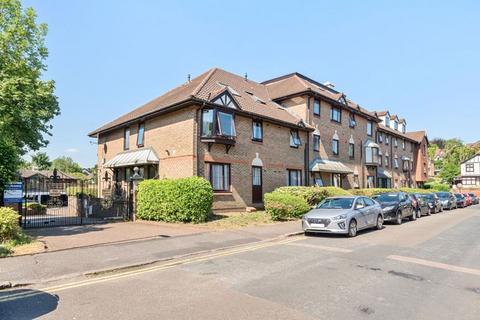2 bedroom apartment to rent, French Apartments, Lansdowne Road, Purley
