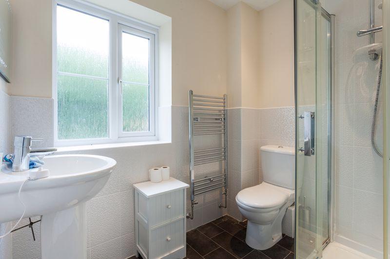 Bedroom 2 en suite