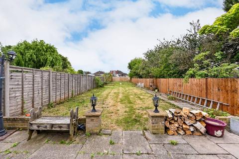 23 Beverley Road, Worcester Park, KT4 8LX