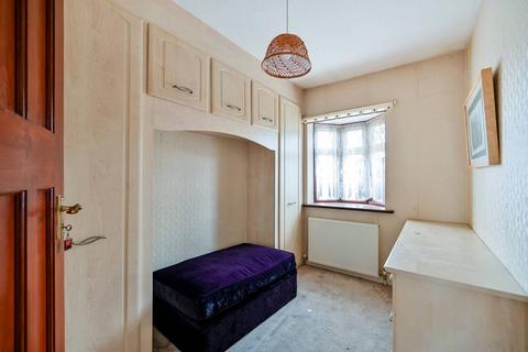 23 Beverley Road, Worcester Park, KT4 8LX
