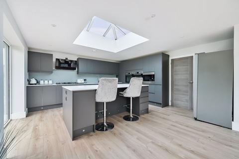 4 bedroom detached house for sale, Whitfield