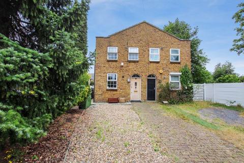 2 bedroom semi-detached house to rent, Dornberg Road, London