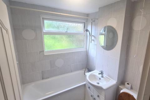 2 bedroom terraced house to rent, Craybury End, New Eltham SE9