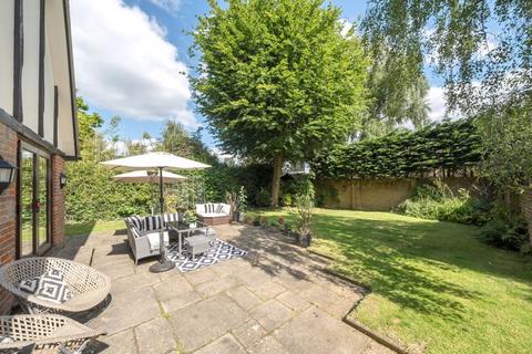 5 High Beeches Close, Purley, CR8 3JD