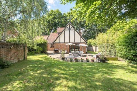 5 High Beeches Close, Purley, CR8 3JD