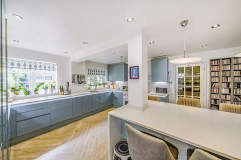 5 Fairways, Kenley, CR8 5HY