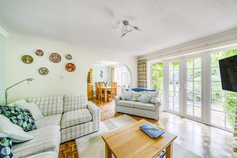 5 Fairways, Kenley, CR8 5HY