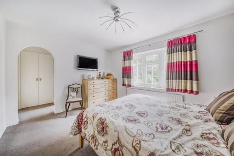 5 Fairways, Kenley, CR8 5HY