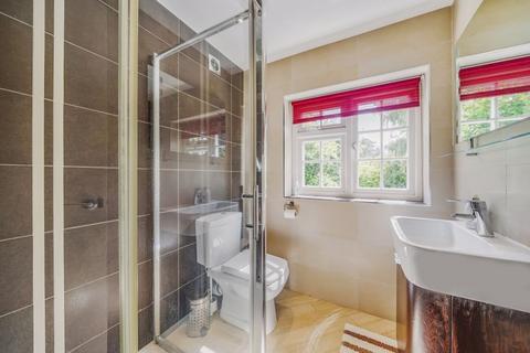 5 Fairways, Kenley, CR8 5HY