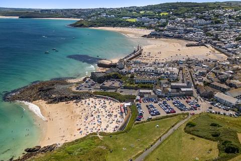 11 Carncrows Street, St Ives, TR26 1PJ