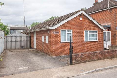 2 bedroom detached bungalow for sale, Totton