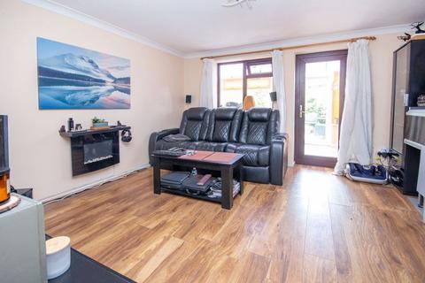 2 bedroom end of terrace house for sale, Redbridge