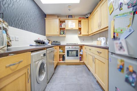 2 bedroom property to rent, Guernsey Lane, Swindon SN25