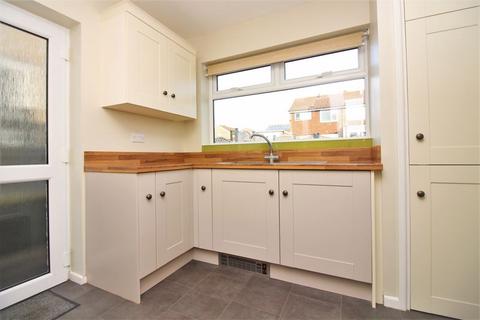 3 bedroom semi-detached house to rent, Glynswood, Chard