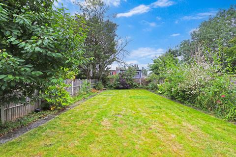 6 bedroom semi-detached house to rent, Hillington Gardens, Woodford Green