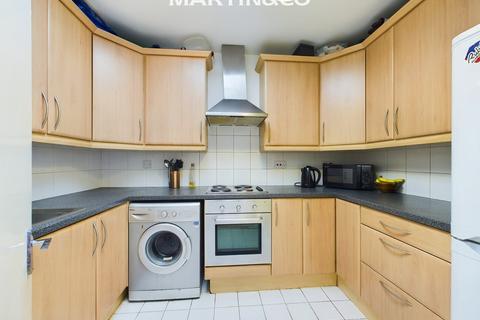 1 bedroom maisonette for sale, Peach Street, Berkshire