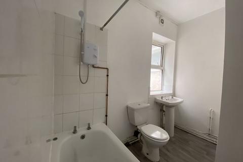 1 bedroom flat to rent, Commercial Road, Newport