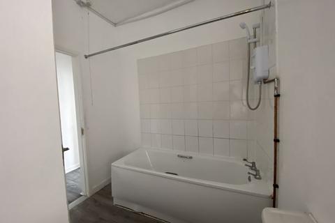 1 bedroom flat to rent, Commercial Road, Newport