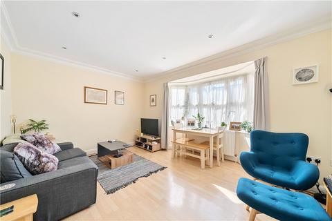 2 bedroom end of terrace house to rent, Thornhill Road, Leyton