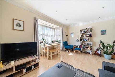 2 bedroom end of terrace house to rent, Thornhill Road, Leyton