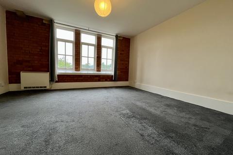 Studio to rent, Cheapside, Stroud