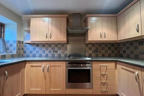 2 bedroom property to rent, Darwen Road, Bromley Cross, Bolton