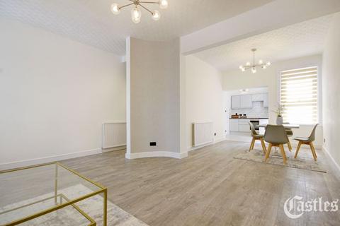 3 bedroom end of terrace house for sale, Lancaster Road, London, N11