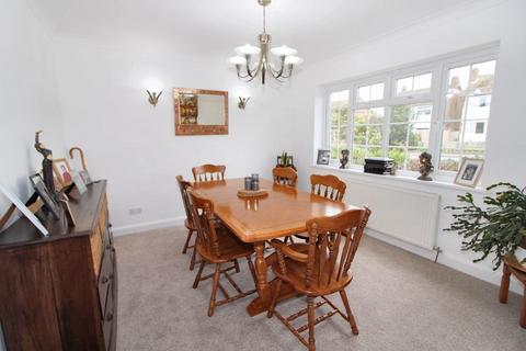 4 bedroom detached house for sale, Wycombe Road, Holmer Green HP15