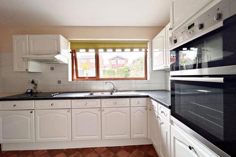 2 bedroom detached bungalow for sale, Holloway, Pershore