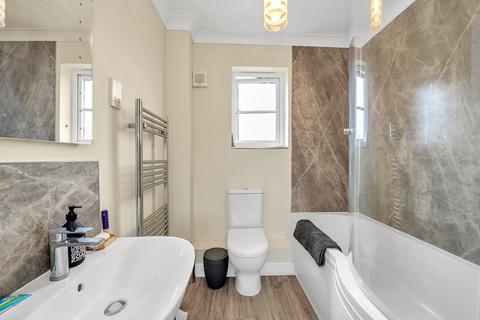 15 Cranes Meadow, Harleston, IP20 9BY