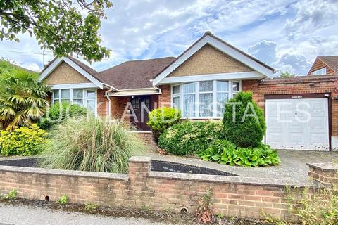 3 bedroom detached bungalow for sale, Oakmere Ave, Potters Bar EN6