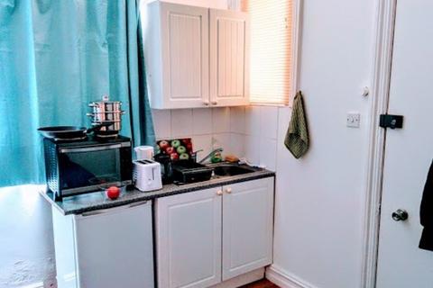 Studio to rent, Southbourne, Bournemouth