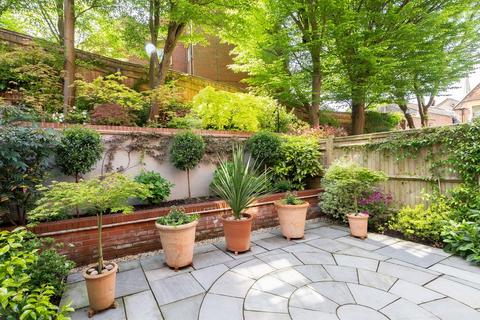 4 bedroom terraced house for sale, White Horse Mews, Dorking