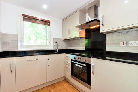 2 bedroom apartment for sale, North Crescent, Leeds