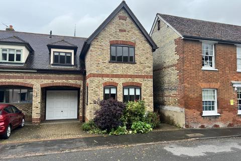 3 bedroom semi-detached house to rent, High Street, Baldock SG7