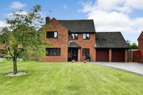 4 bedroom detached house for sale, Manor Park, Swindon SN3